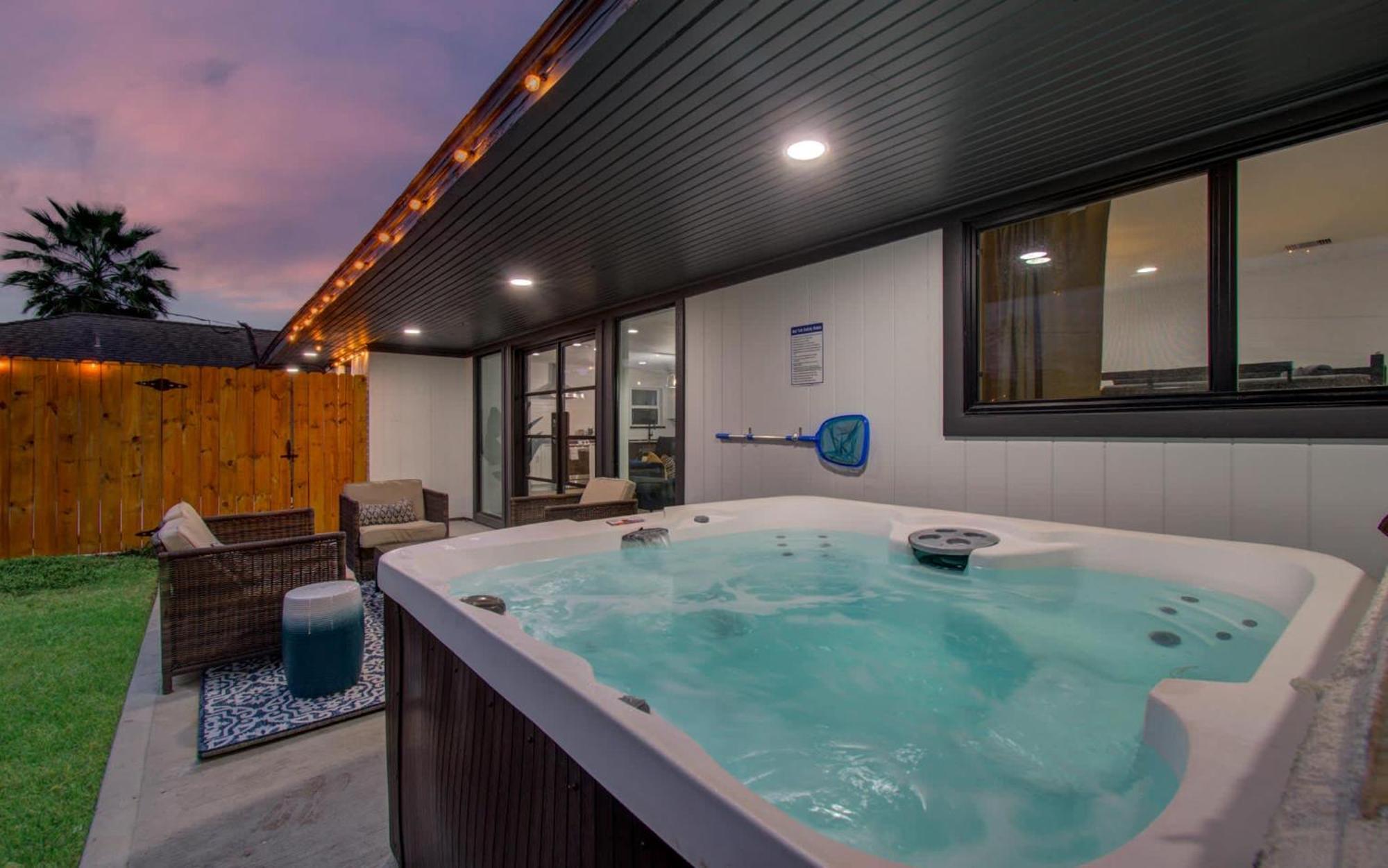 5-Bd Modern Central Getaway W Hot Tub - Mins To Dt هيوستن المظهر الخارجي الصورة